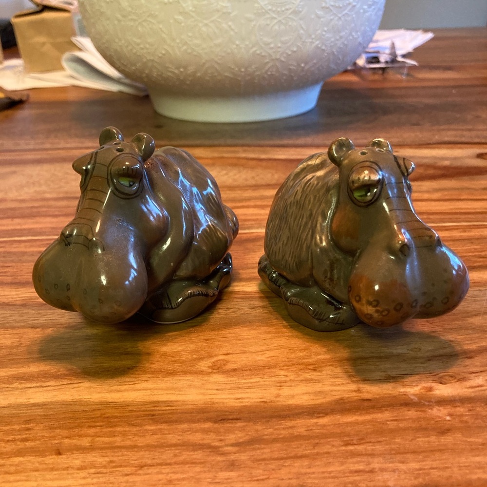 Hippopotamus salt and pepper shakers